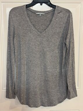 Women's Heather Gray V-Neck Long Sleeve Tee